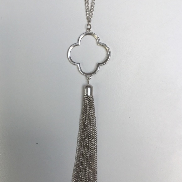 999103111 Jewelry - Quatrefoil with Metal Tassel